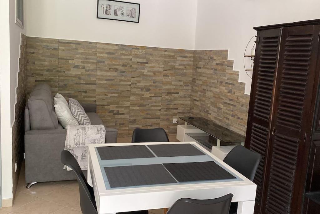 Villa Serenice - F2 Au Calme, Climatise, Wifi Et Parking Gratuit 외부 사진